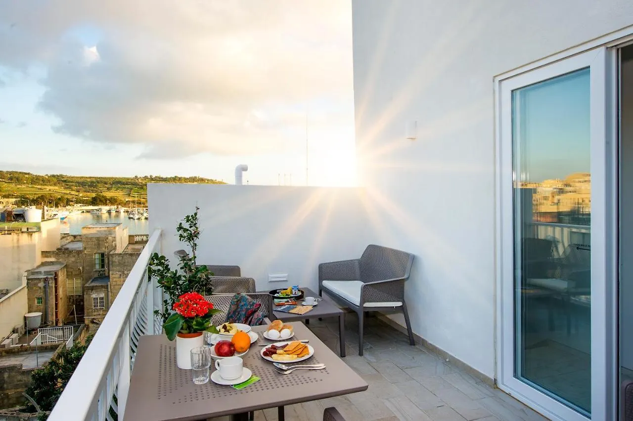 Guest house South Wind Guesthouse Marsaxlokk